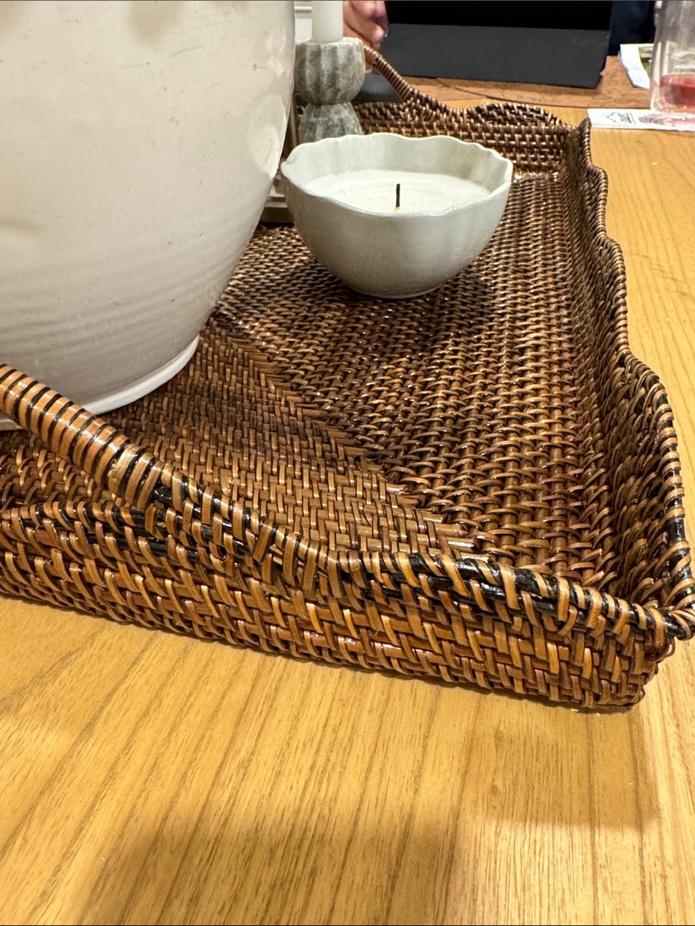 Scallop Rectangular Tray With Handles - Picture 2 of 14